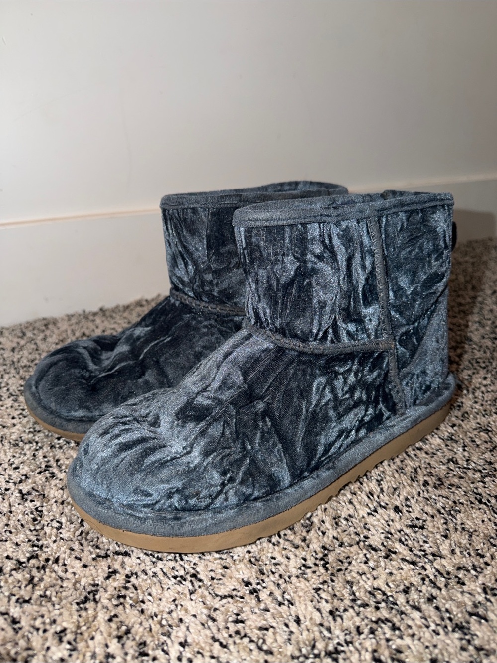UGG Classic Mini II Velvet Fashion Winter Boots Ocean Blue Women's Size 6